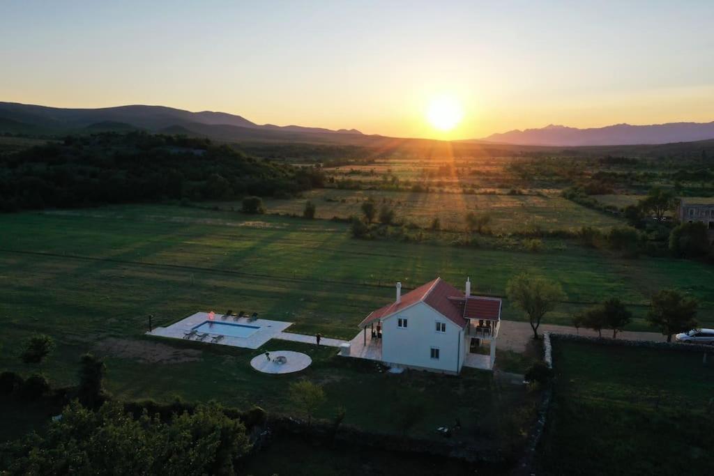 Ervenik Holiday House Aurora Borealis מראה חיצוני תמונה