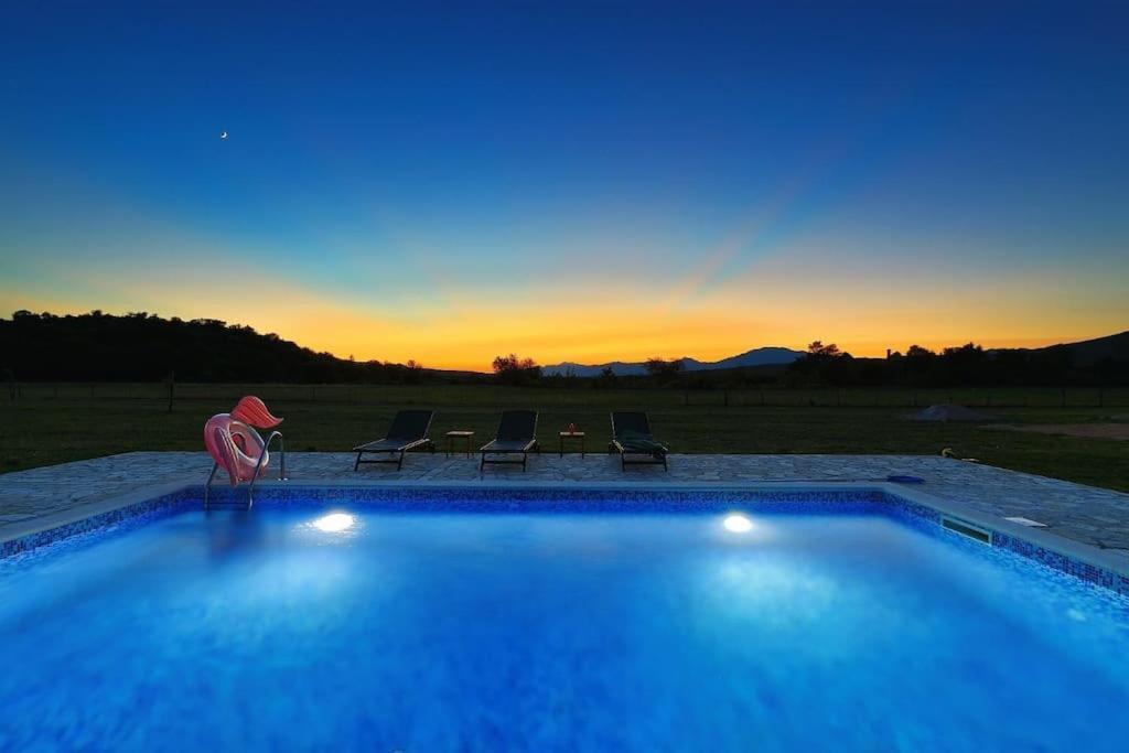 Ervenik Holiday House Aurora Borealis מראה חיצוני תמונה