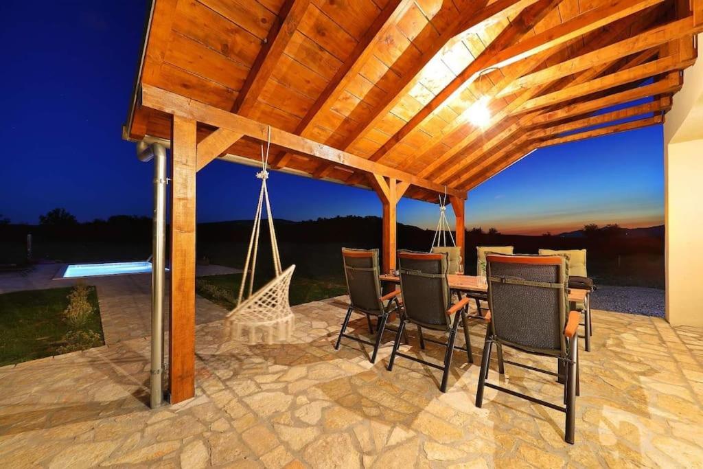 Ervenik Holiday House Aurora Borealis מראה חיצוני תמונה