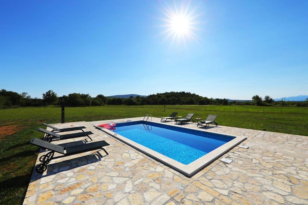 Ervenik Holiday House Aurora Borealis מראה חיצוני תמונה