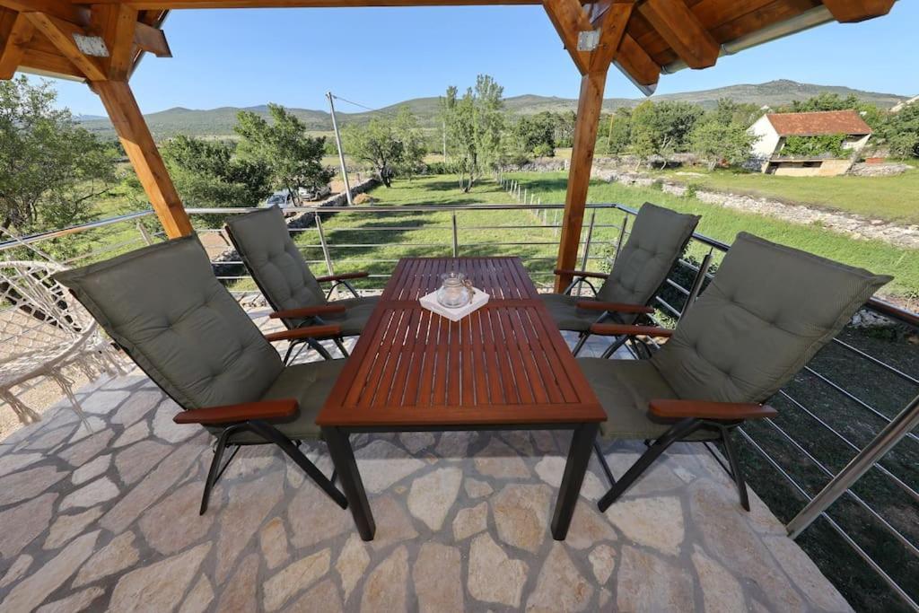 Ervenik Holiday House Aurora Borealis מראה חיצוני תמונה